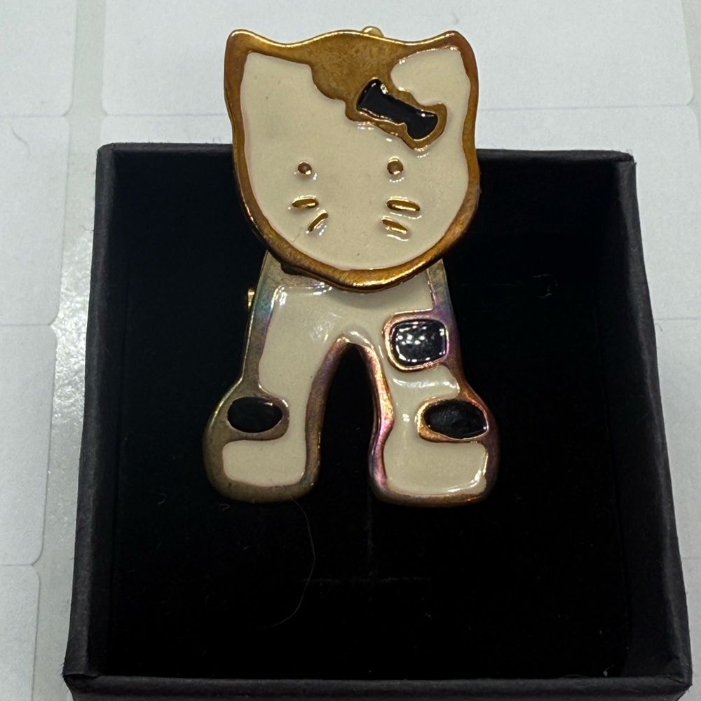 Hello Kitty Cute Cat Brooch with Moveable Head Brooch Pin